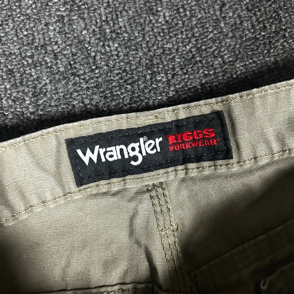 Wrangler Riggs Workwear Cargo Pants Mens 33x30 Bark Ripstop Cotton 103W060BR